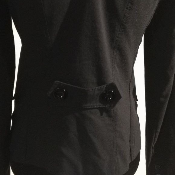 Beautiful blazer - Picture 4 of 5